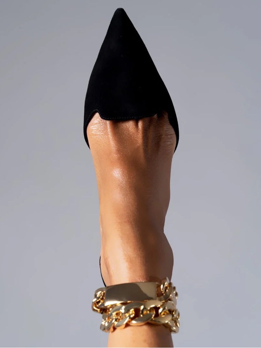 Women’s Black Pointed Toe Shoe Accessory with Gold Chain Anklet